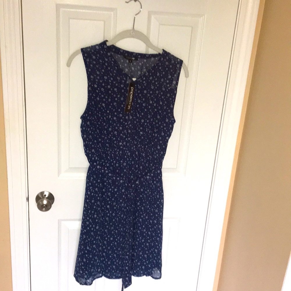 Sleeveless, knee length dress